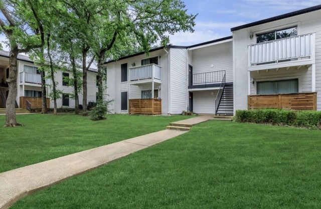 5 Mins From AT&T Stadium! Very Cozy 1 Bedroom With 1 Sofa Bed In Living Room