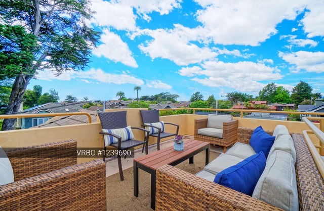 5 Minute Shortcut to the Beach with This Resort-like Pleasure Point House