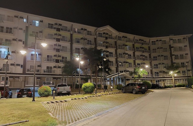 5 MINUTES FROM THE AIRPORT 1 BEDROOM WITH BALCONY