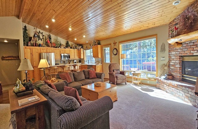 5 Modoc-Sunriver, Oregon: Hot Tub, BBQ, WiFi, SHARC Aquatics, Tubing Hill, Mt. Bachelor, Golf, Deschutes River, Tennis, Bike Paths