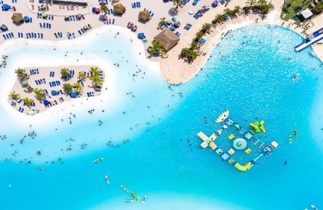 5 Room TampaGolfVillas by AmericanVacationliving