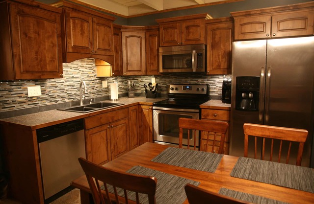 5-Star 2 Bdrm Condo-Mtn Views-Great Rates-Free WIFI- Personal Owner Contact