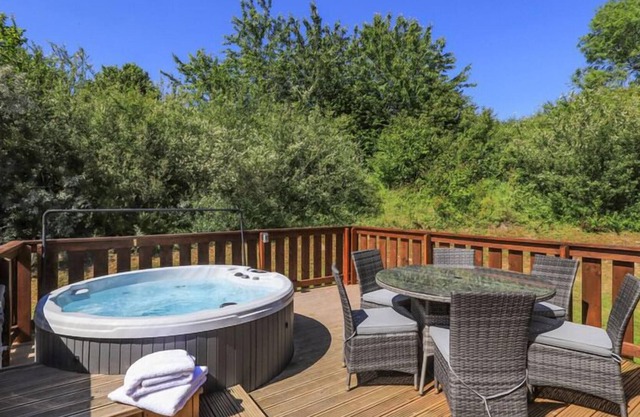 5 star, award winning Scandinavian Lodge with luxurious hot tub