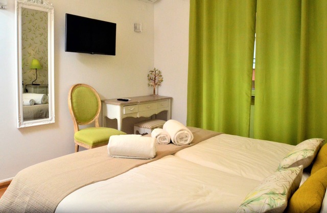 5 Sweet Suites for 10 guests close to Avenue Liberty