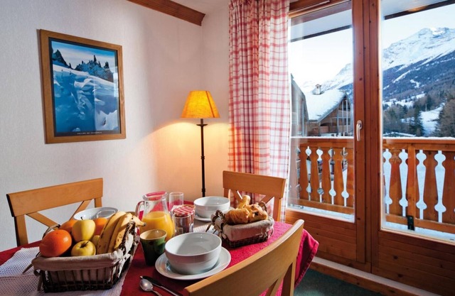 50m from ski slopes, fitness, swimming pool, balcony, tv, 35m², Val Cenis