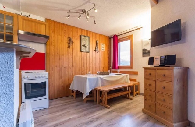50m from ski slopes, 1st floor, view valley, tv, ski locker, 65m², Montchavin La Plagne