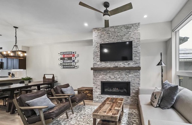 58B 2Br 2,5Ba townhouse