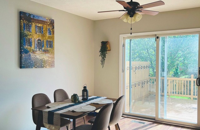 5Bedroom vacation home in prime location w/NETFLIX, king bed, workspace & patio