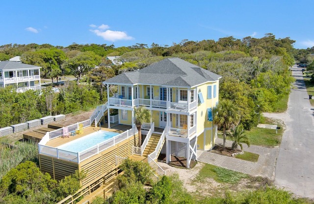 5BR/3.5BA Home - Oceanfront, NEW POOL, PRIVATE BOARDWALK TO BEACH,Sleeps14