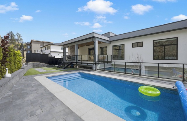 5BR Home/Seasonal Pool/Lake Views