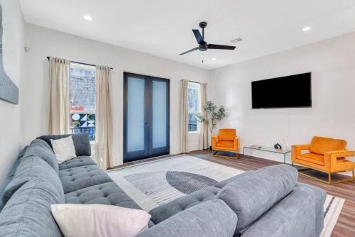 5br Mid-city Retreat W Balcony