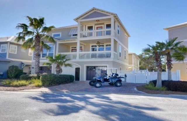 5BR One Block to Beach |Hot Tub |Pool | Golf Cart|Pets