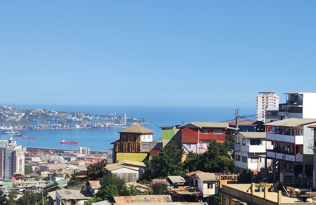 5Charming 3-bedroom apartment with fitness room and WiFi in vibrant Valparaíso