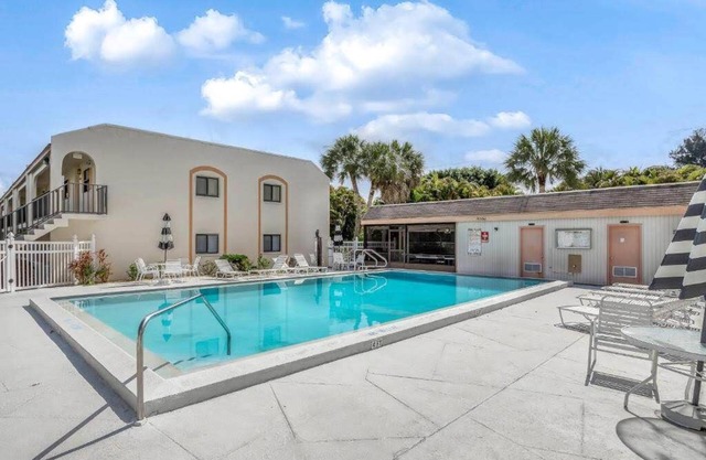 5Mi to Beach! Pool Quiet Unit Tennis Lanai Laundry Parking #MISSION DESTINATIONS