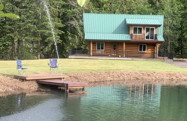 6 BDRM Log Cabin on Big Fall Creek