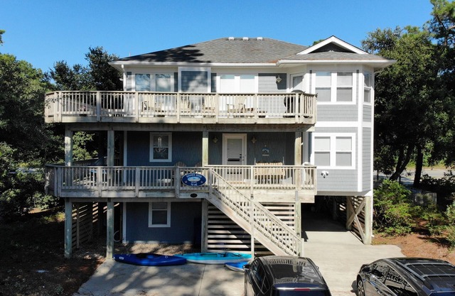 6 bed/4 bath Corolla Light Resort home