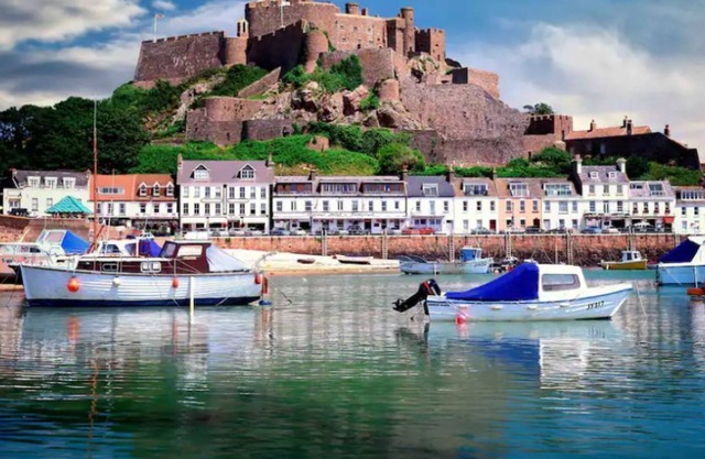 6 Gorey Pier