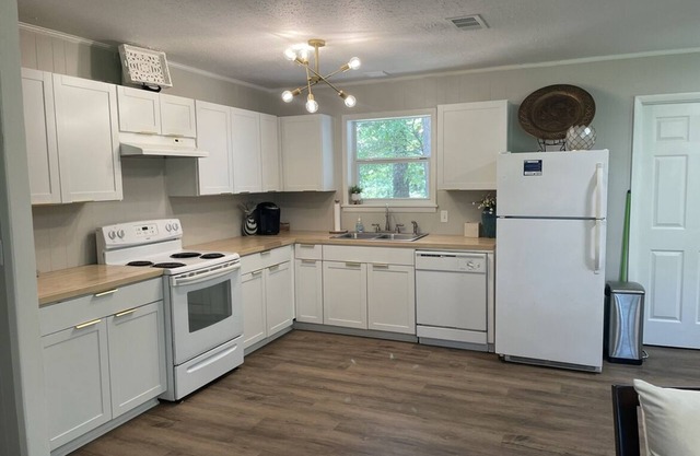 6 Miles for Oxford Square, Ole Miss