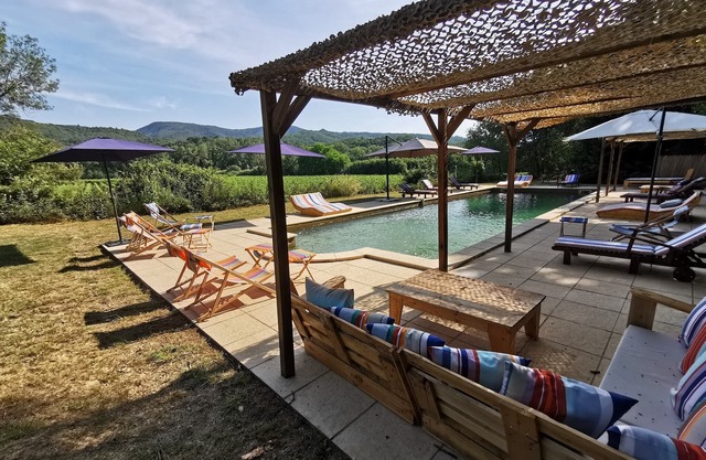 6-person gite in estate with swimming pool