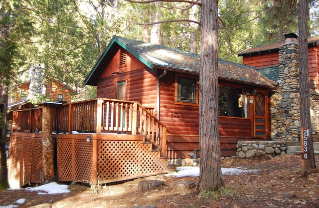 (6) Squirrel's Nest at The Redwoods In Yosemite