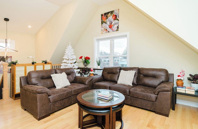 60-3 3BR Boston - Sleek Apartment near Franklin Park