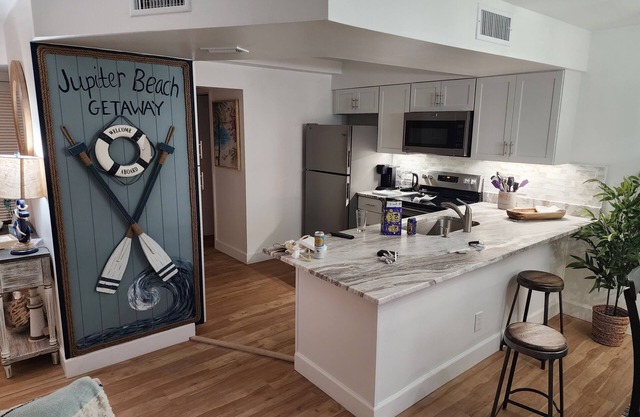 60% Discount APRIL Jupiter Beach Getaway A with a Special discount for January