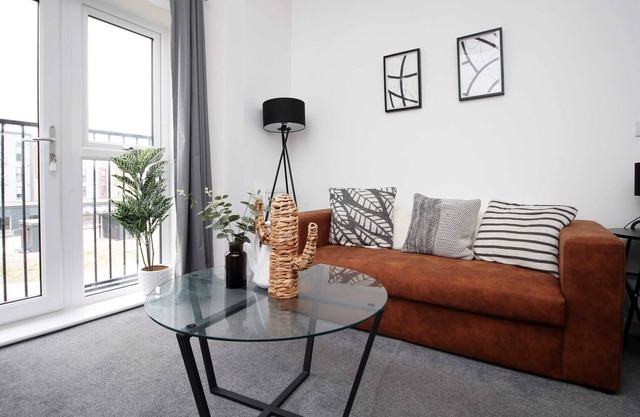 63 Ffordd by Mia Living, near beach, 2 bed apart