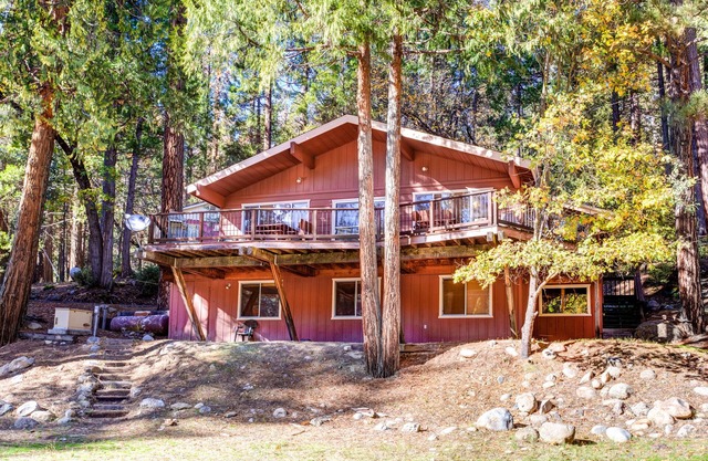 (64) River Lodge at The Redwoods In Yosemite