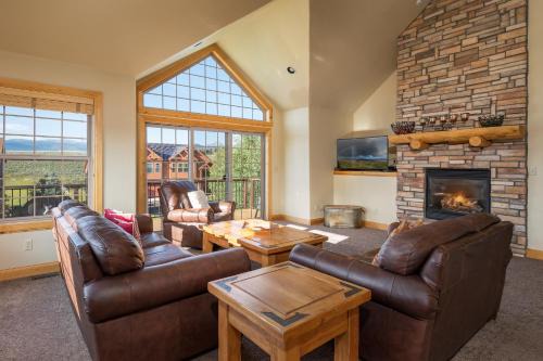 67 Fireweed with private hot tub