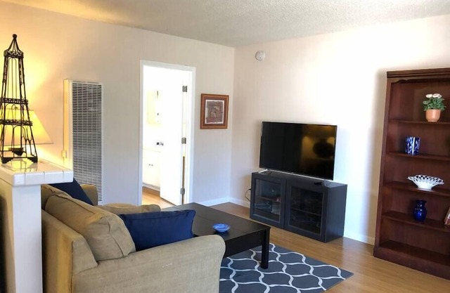 6N Turnkey Coastal Apartment Upper