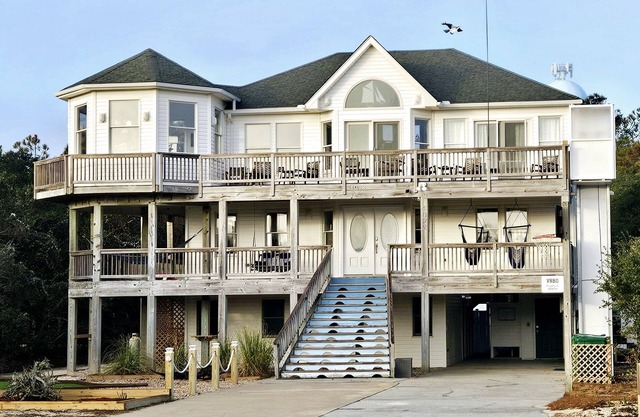 7 Bed 5 Bath Newly Renovated Beach Getaway only 500 feet to the Beach