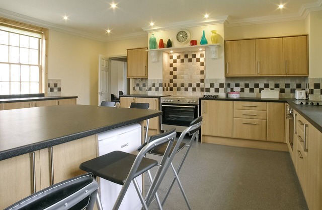 7 bedroom accommodation in Holme-on-Spalding Moor, near Market Weighton