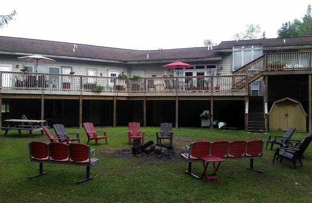 7 Bedrooms/3 Baths Apartment ~ On 5 Acres AC, WIFI, Pond For Fishing, Firepit