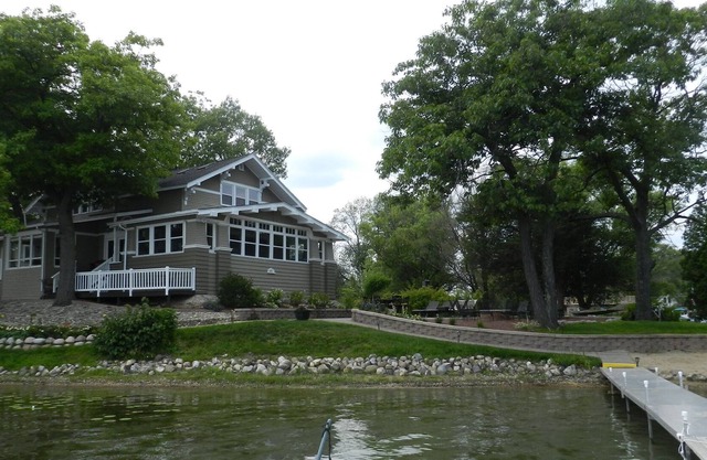 7 BR Retreat Lake Estate - 3 Huge Family Rooms *Sleeps 22 in Beds*