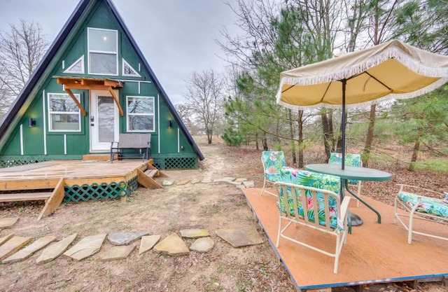 7 Mi to Tyler State Park A-Game Cabin