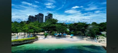 70 sqm Beachfront in Lapulapu near Mactan Airport near Tambuli