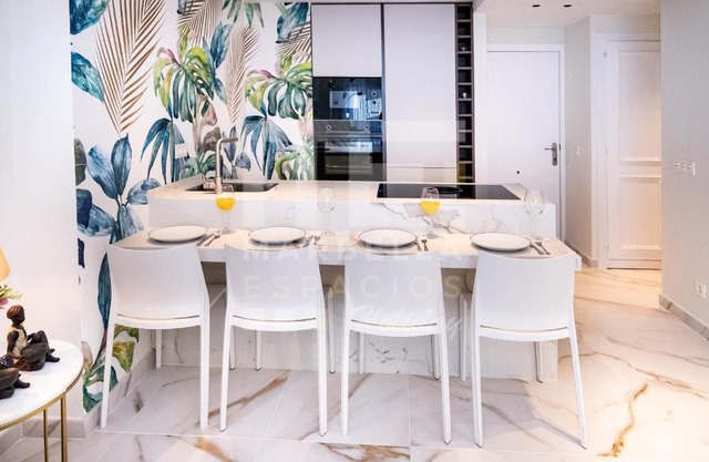 751, RENOVATED 2 Beedroom Apartment, Second line of the beach, Wifi, ParkingING