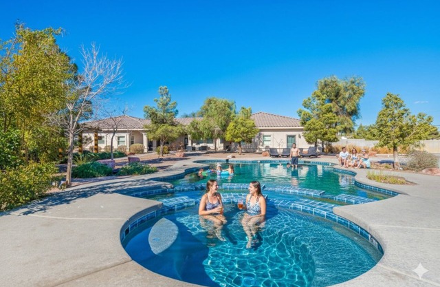 777Rentals - 5BR/4.5Bath - Log Cabin Estate