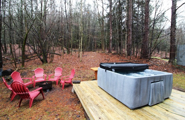 7BR Log Cobin/w Private Pool and Hot tub Just 10 Mins from HunterMT Sleeps 19