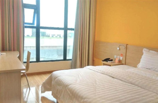 7Days Inn Langzhong Seven Mile Avenue