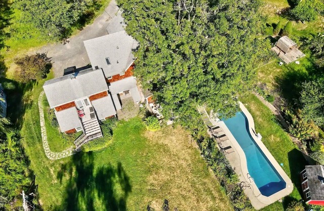 8,000 acres out the backdoor! Trails, Peace and Quiet, Dark skies & Convenience!