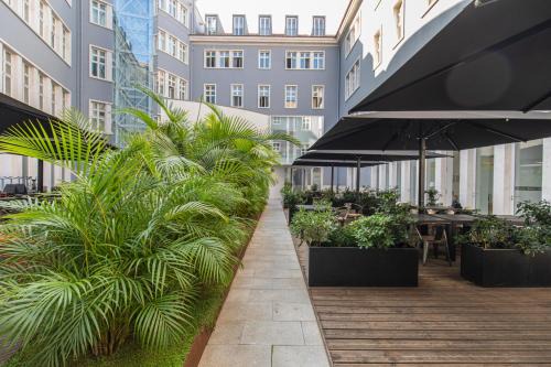 8 Building Apartments