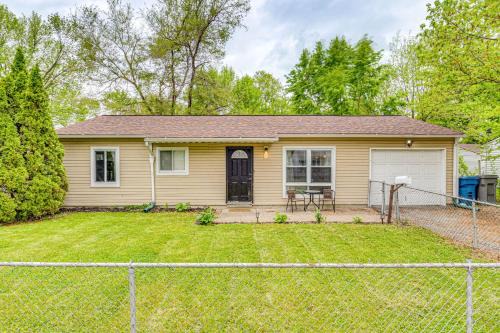 8 Mi to Dtwn Indianapolis Family Home with Yard!