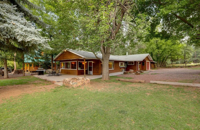 8 Mi to Fossil Springs Trailhead: Pine Retreat!