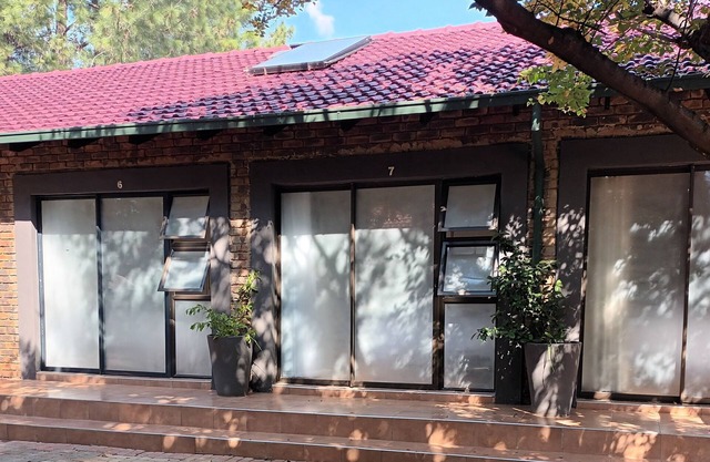 8 Soenie Avenue Self Catering