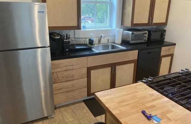 81B East Allen 2 Bedroom Apartment Downtown Winooski