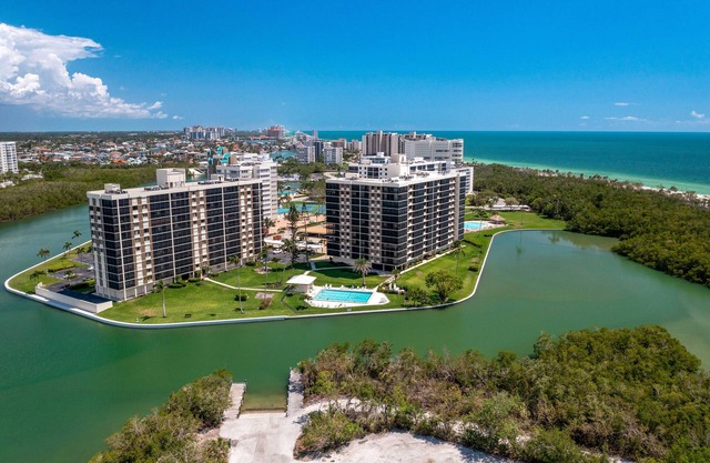 8th Floor Oceanview! Large Balcony ~ Steps to Vanderbilt Beach