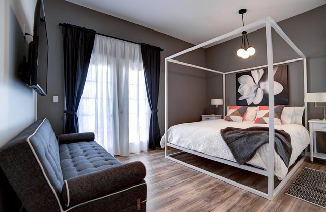 9 Bedroom Disneyland Anaheim Pool Home STAR WARS & FAIRIES Kids rooms! Vacashine