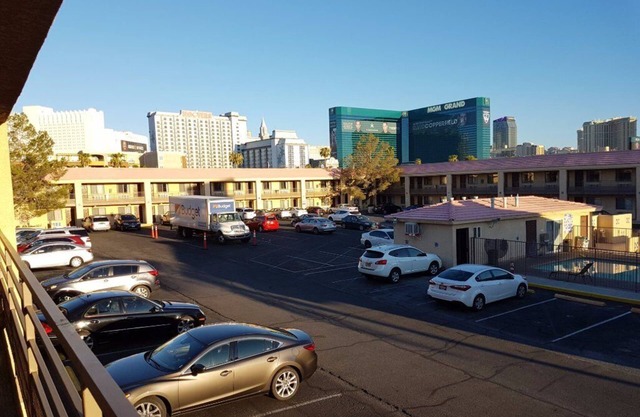 $9 for tonight CES at Travelodge, FREE breakfast and FREE wifi-3 nts minimum