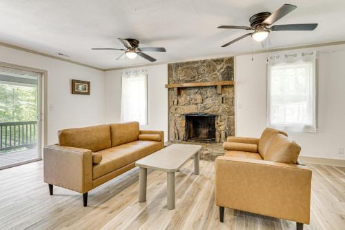 9 Mi to Dtwn Murphy Secluded Tri-State Stay!